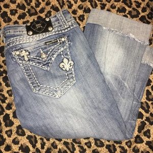 Women’s miss me capris 32